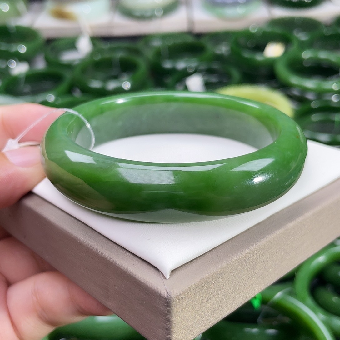 和田玉（碧玉）手镯未镶嵌