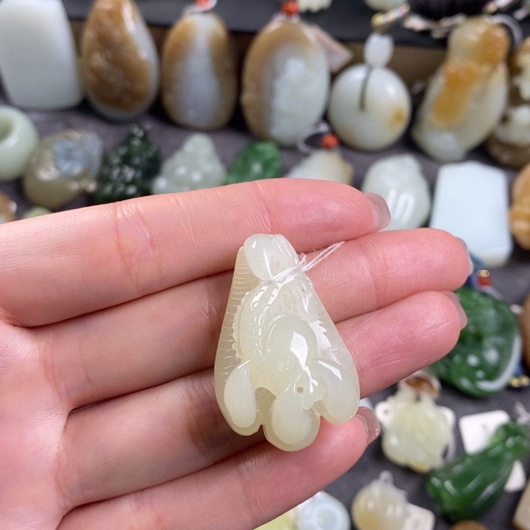 和田玉未镶嵌颈饰