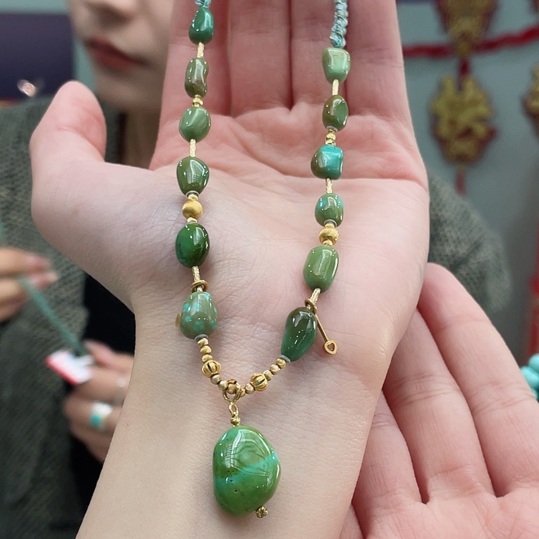 绿松石颈饰18K金镶嵌