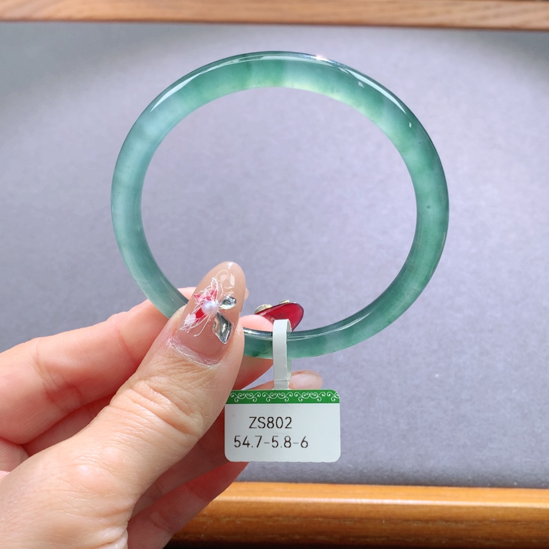 翡翠手镯未镶嵌天然翡翠手镯叮当镯