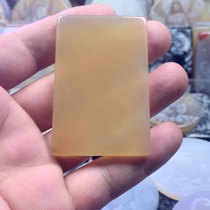 未镶嵌颈饰玛瑙/玉髓恒*