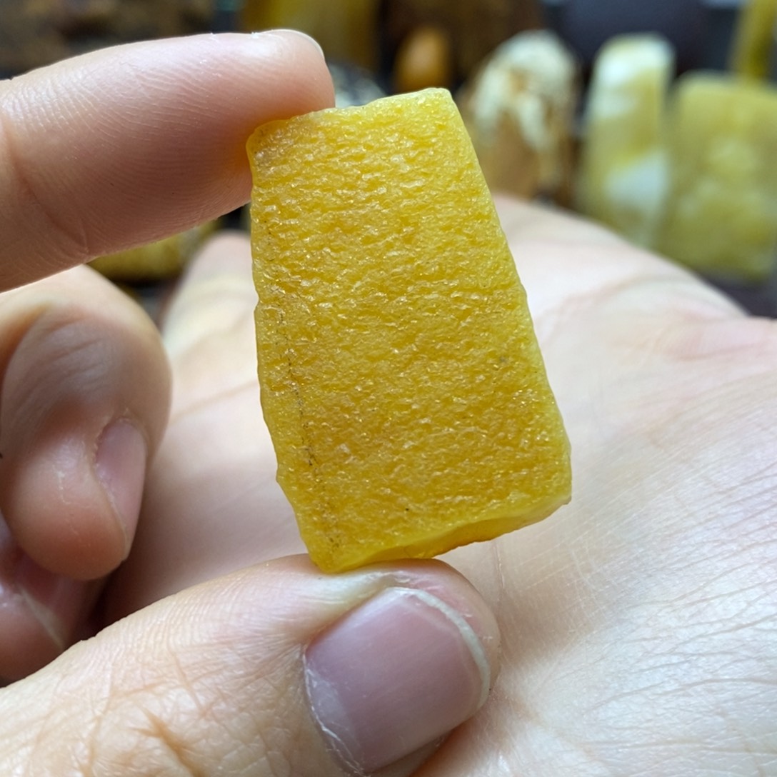 琥珀颈饰未镶嵌蜜蜡原石
