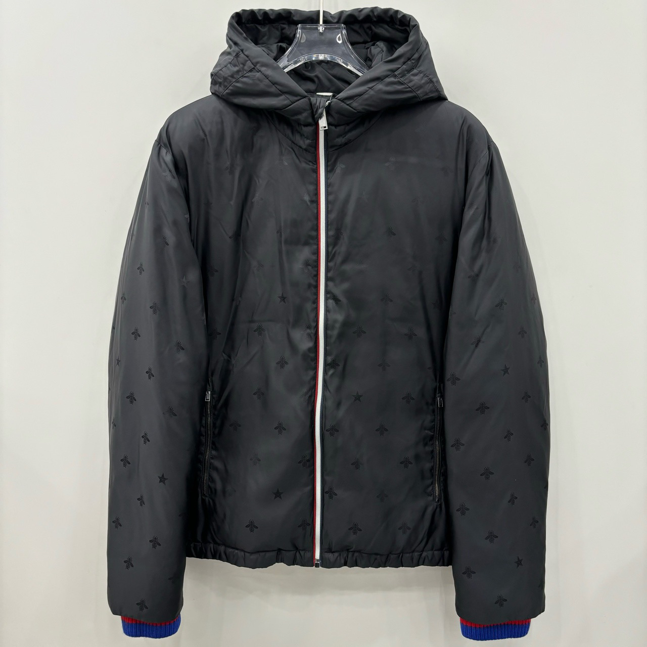 99新 GUCCI/古驰 小蜜蜂logo满印连帽羽绒服/尺码52/编号6937