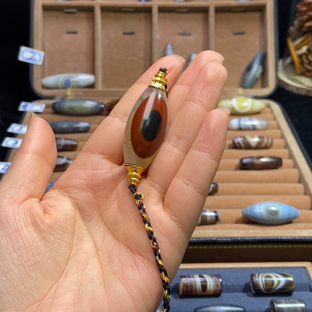 龍***馆玛瑙/玉髓未镶嵌颈饰