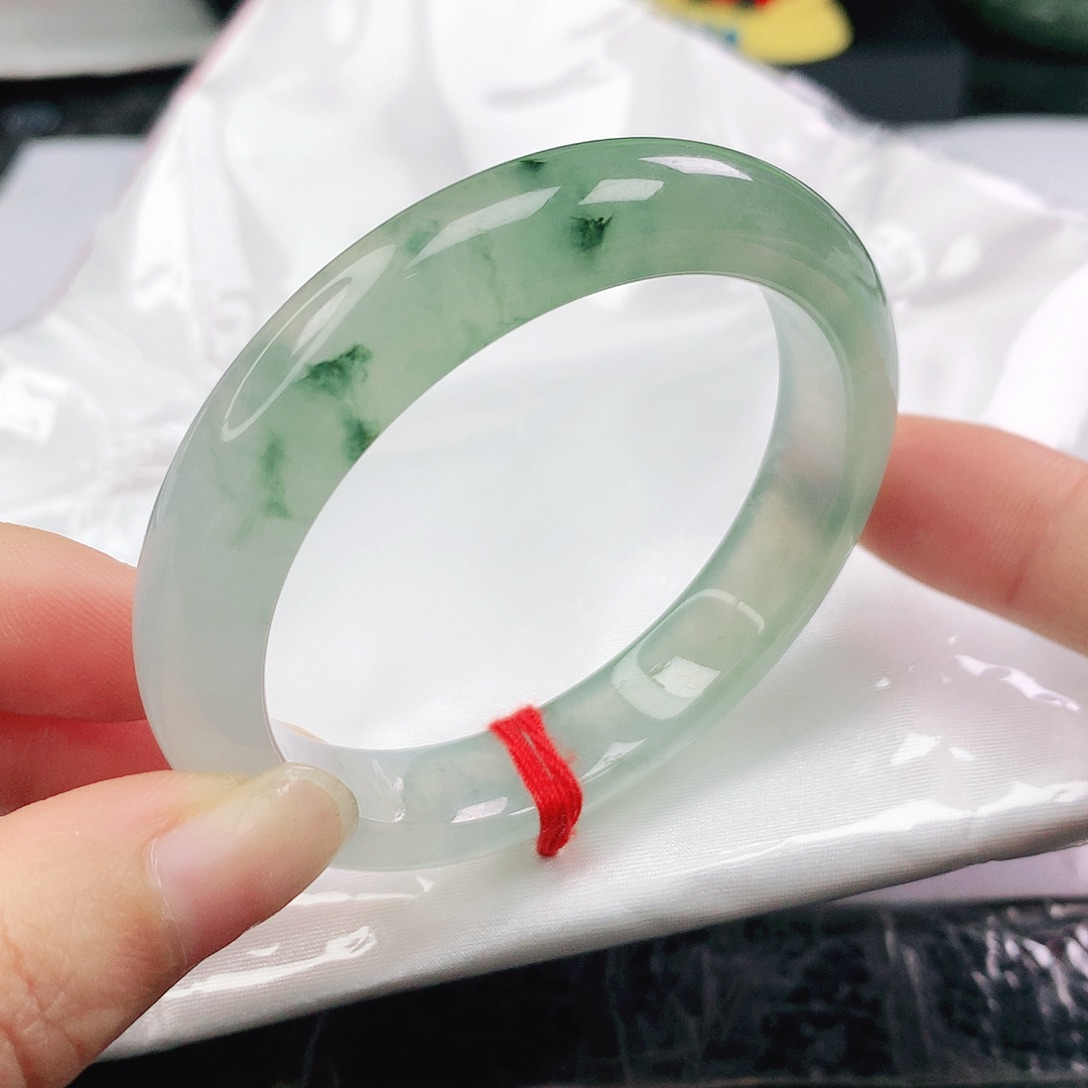 翡翠未镶嵌手镯正