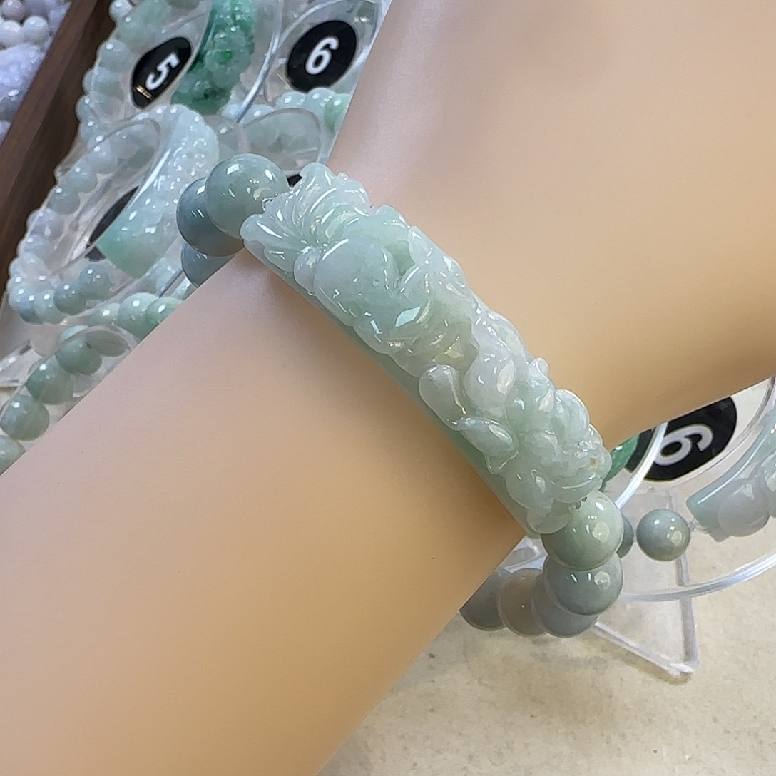 翡翠未镶嵌颈饰手牌5458