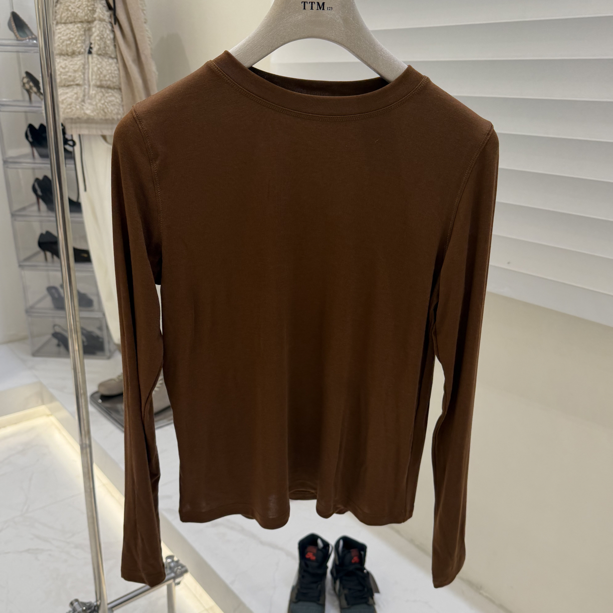 01067秋冬新款圆领磨毛长袖女款保暖百搭打底T恤