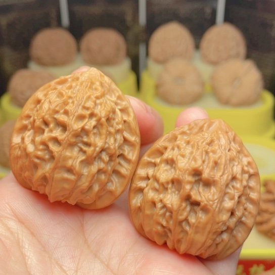 文玩核桃吊坠39原桩金牛