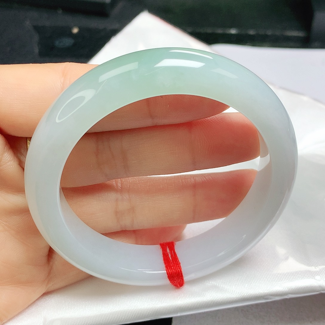 翡翠手镯未镶嵌正