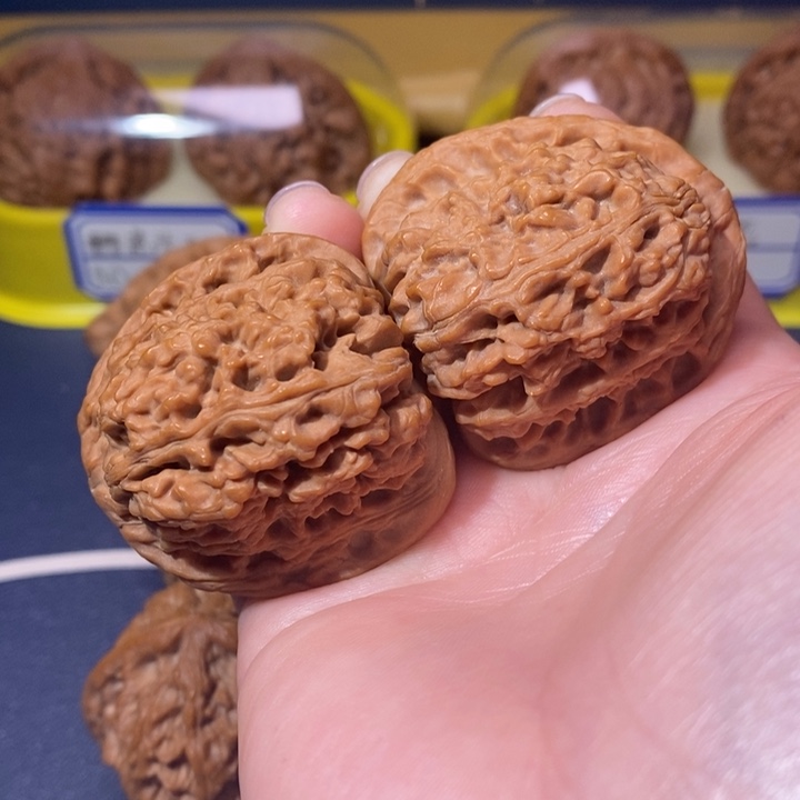 文玩核桃把件南疆石