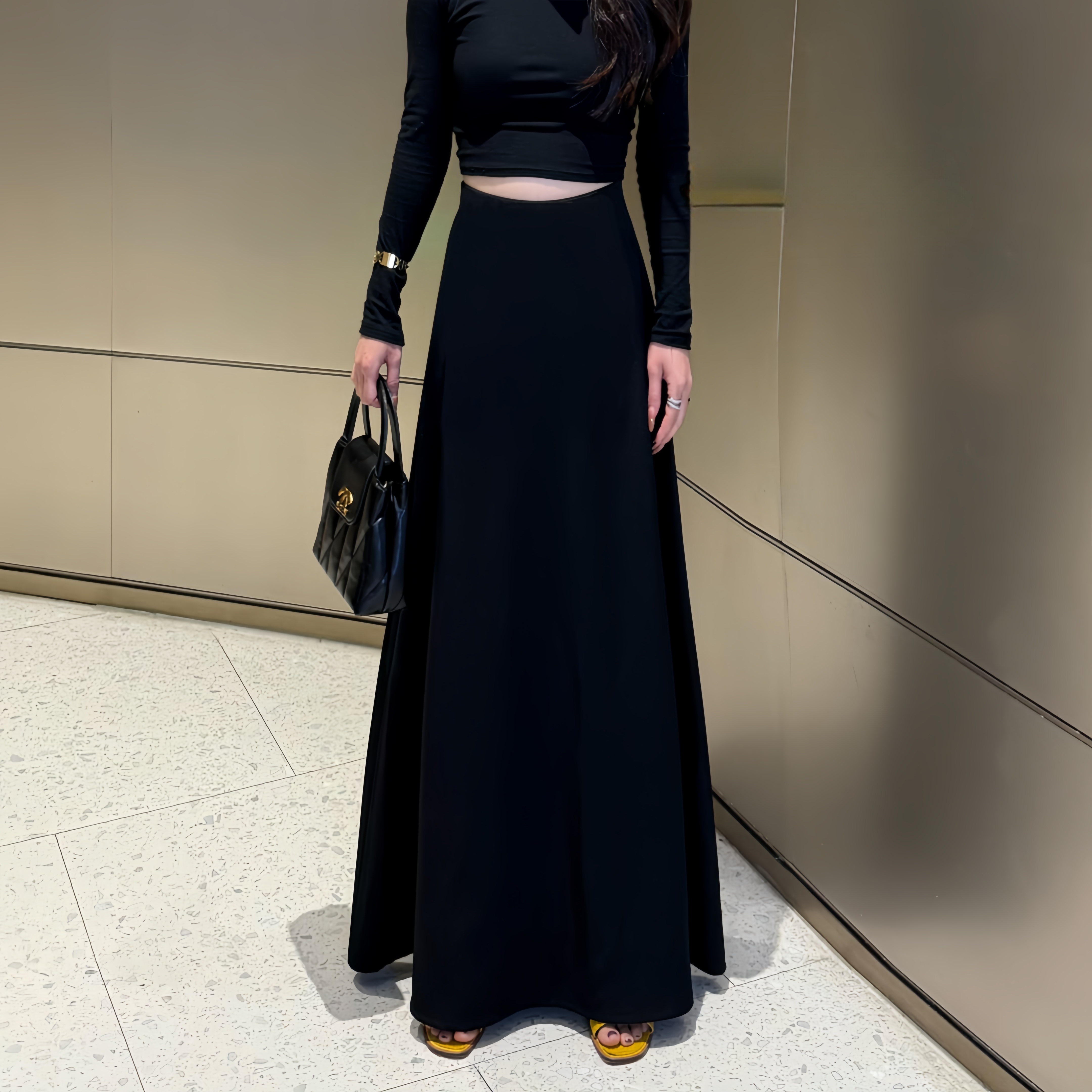 【CC】秋款显瘦高腰收腰松紧弹极简大A版加长长款黑色半身裙裙子