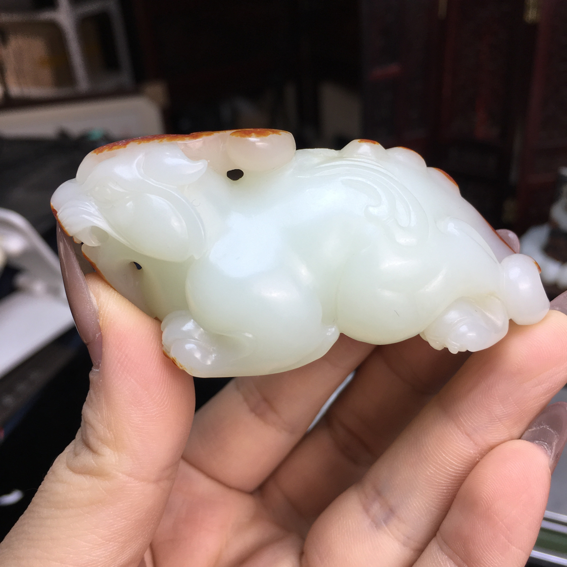 和田玉立体工大貔貅把件