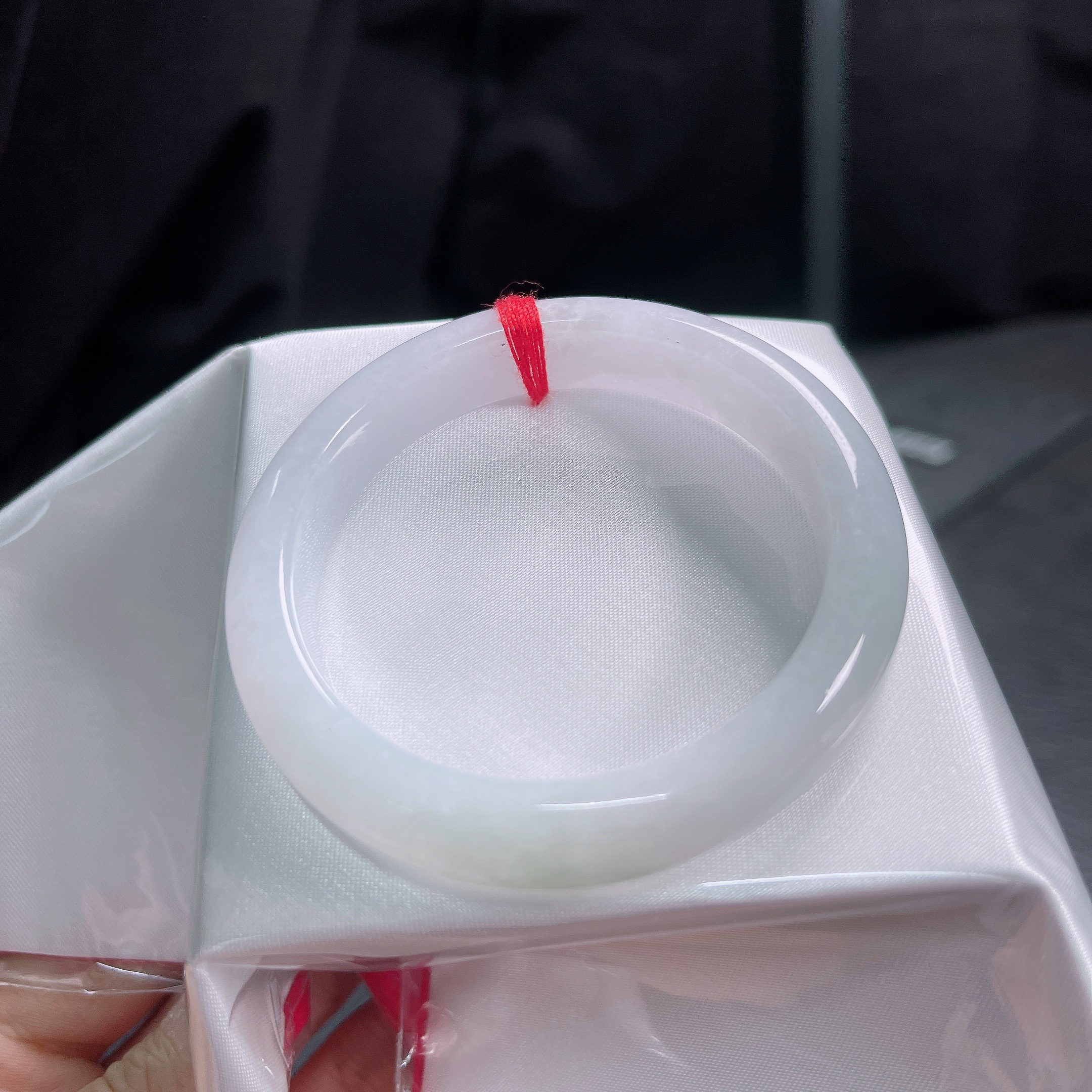 52圈口冰润白月光正圈手镯2876尺寸52*11*7.8mm细纹