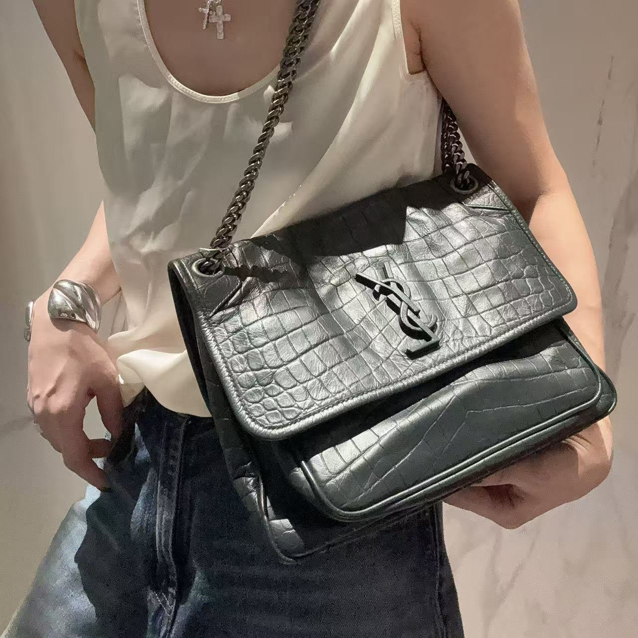 95新 YSL/圣罗兰 【蕾】  68 0894 单肩斜挎包
