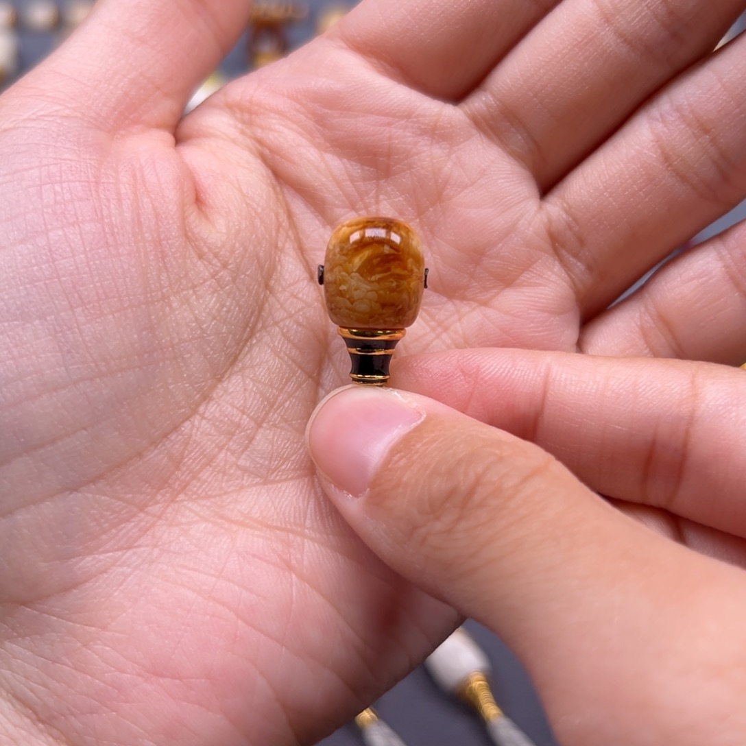 琥珀未镶嵌裸石11.3mm
