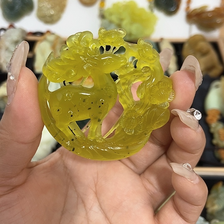 蛇纹石玉挂件未镶嵌