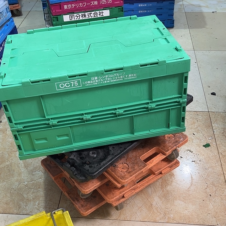 ****烟厚款一个大箱子带盖子