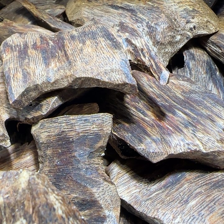 沉香手把件海南老白棋块料100克