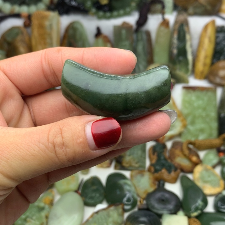 岫岩河磨玉（透闪石质玉）挂件未镶嵌