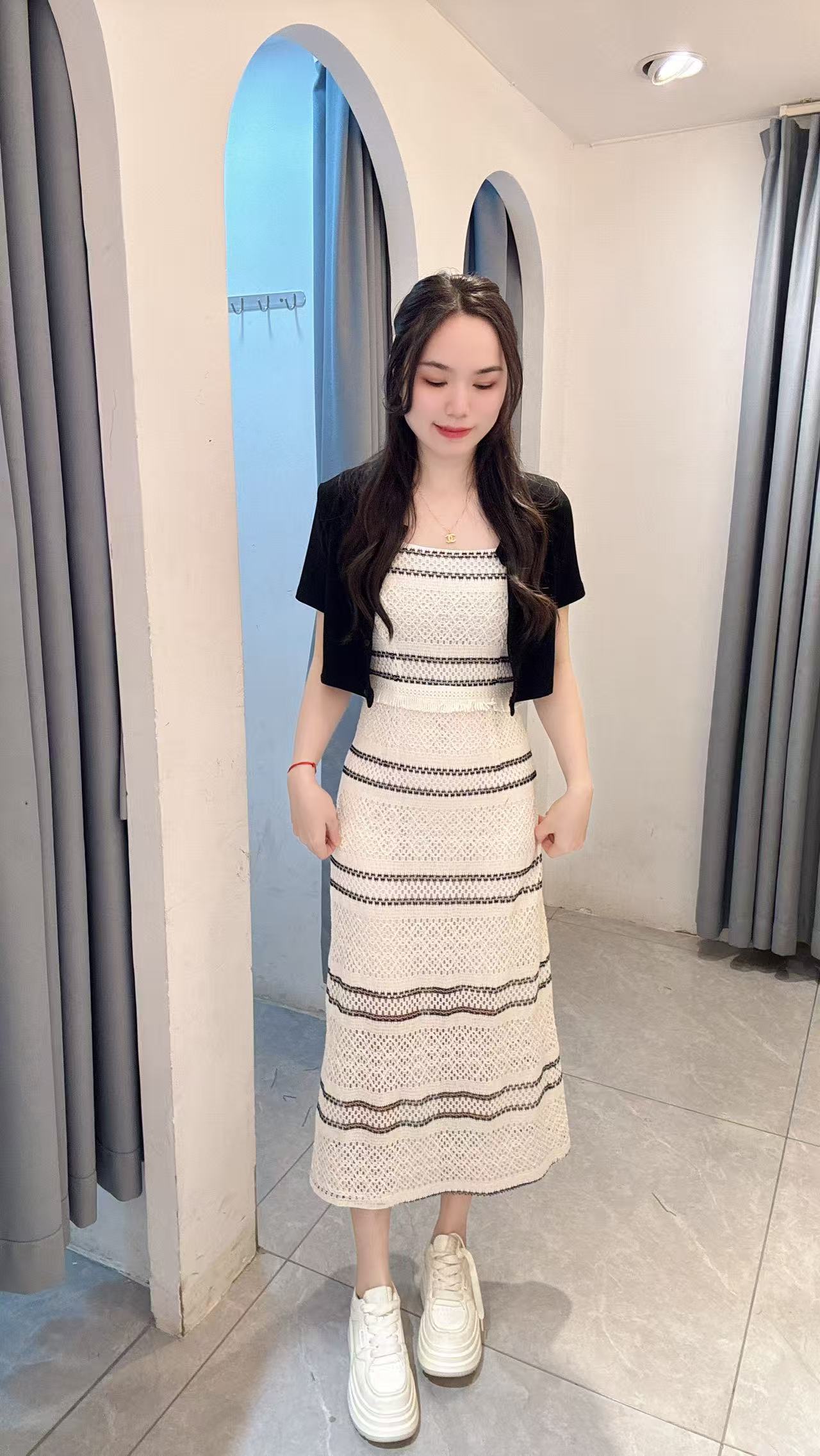 丹妮丝淑女休闲风法式时尚洋气套装显瘦吊带裙开衫短袖两件套套裙