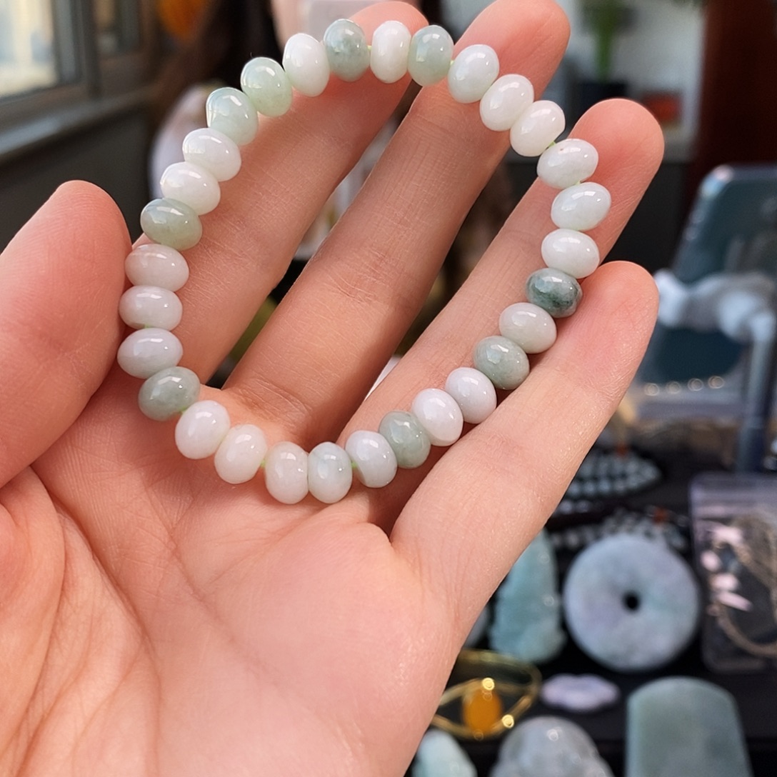 翡翠未镶嵌颈饰手串