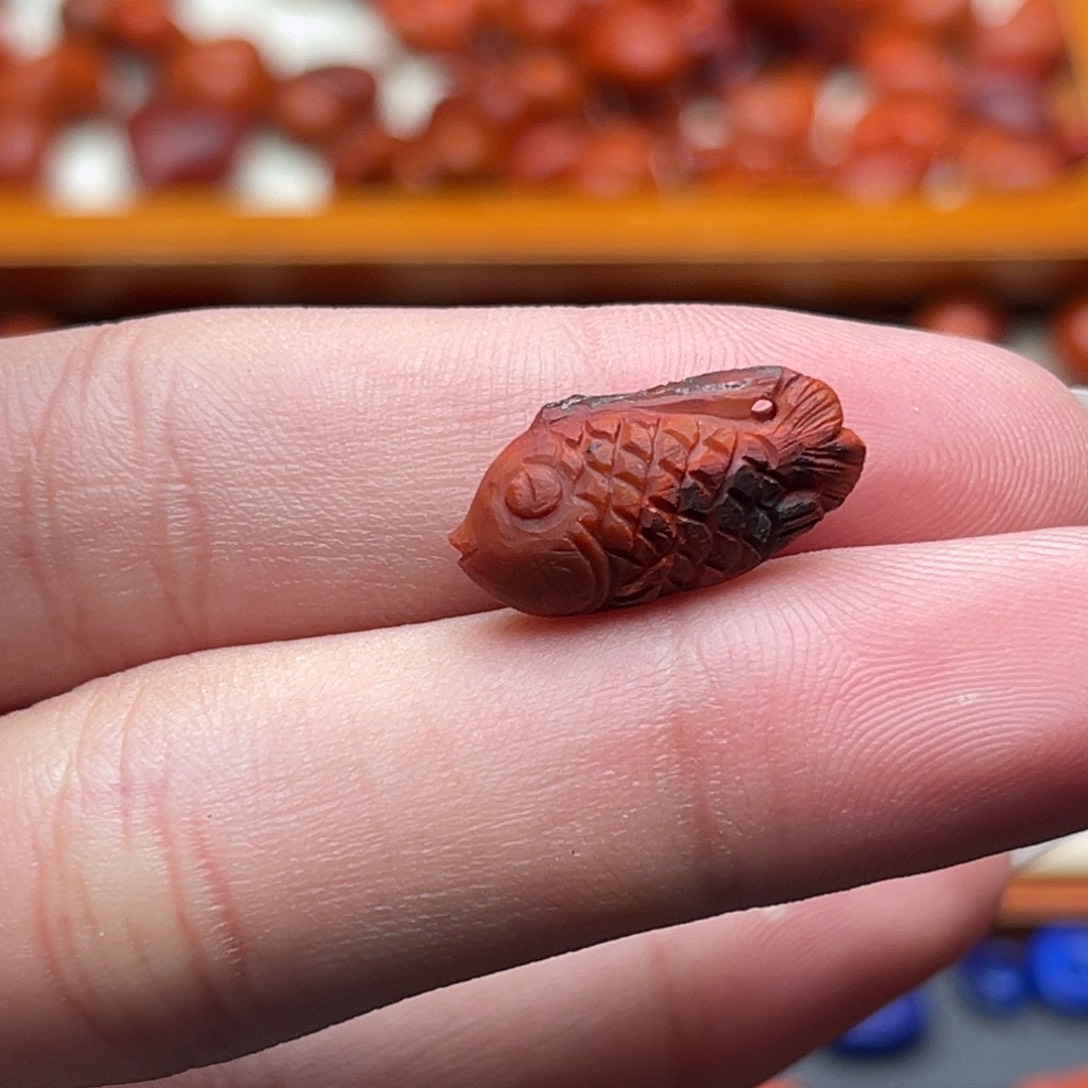 南红玛瑙未镶嵌南红4包浆鱼