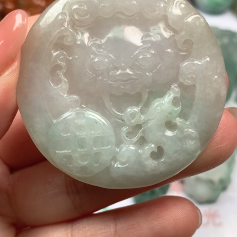 翡翠颈饰未镶嵌翡翠