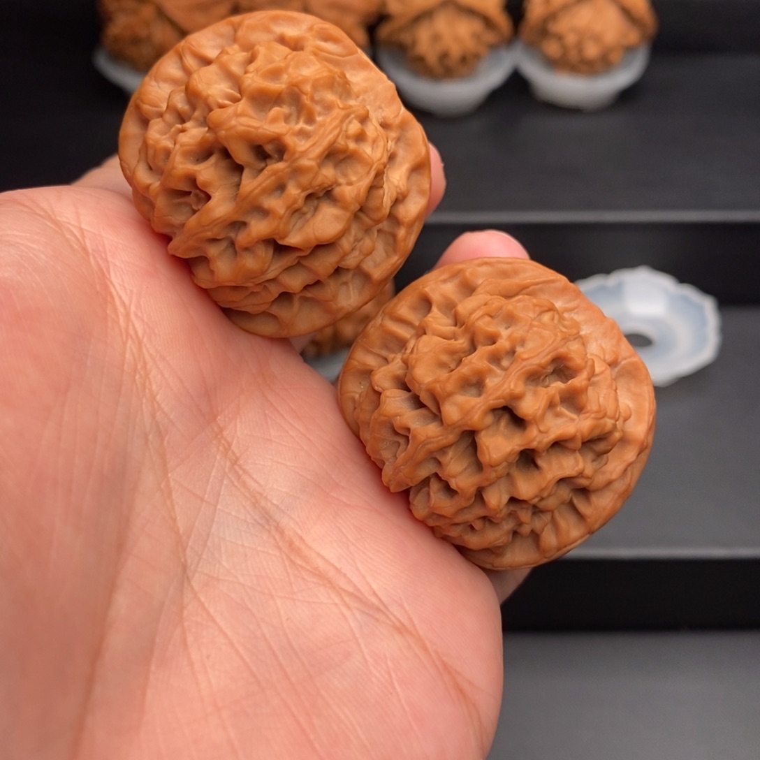 文玩核桃吊坠39*39秦闷