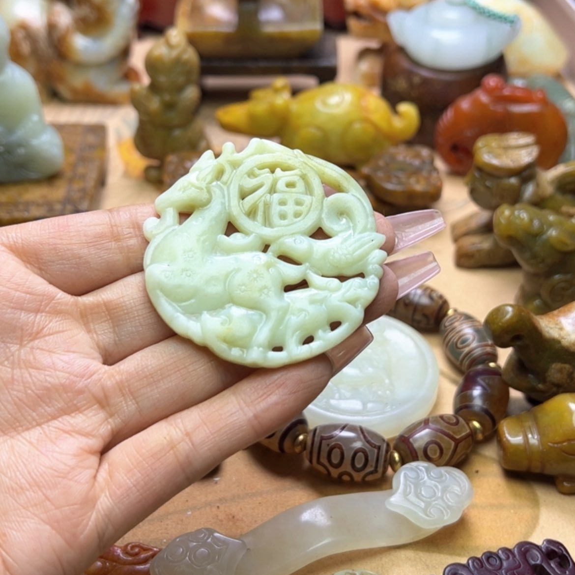 【闪购商品】蛇纹石玉颈饰未镶嵌