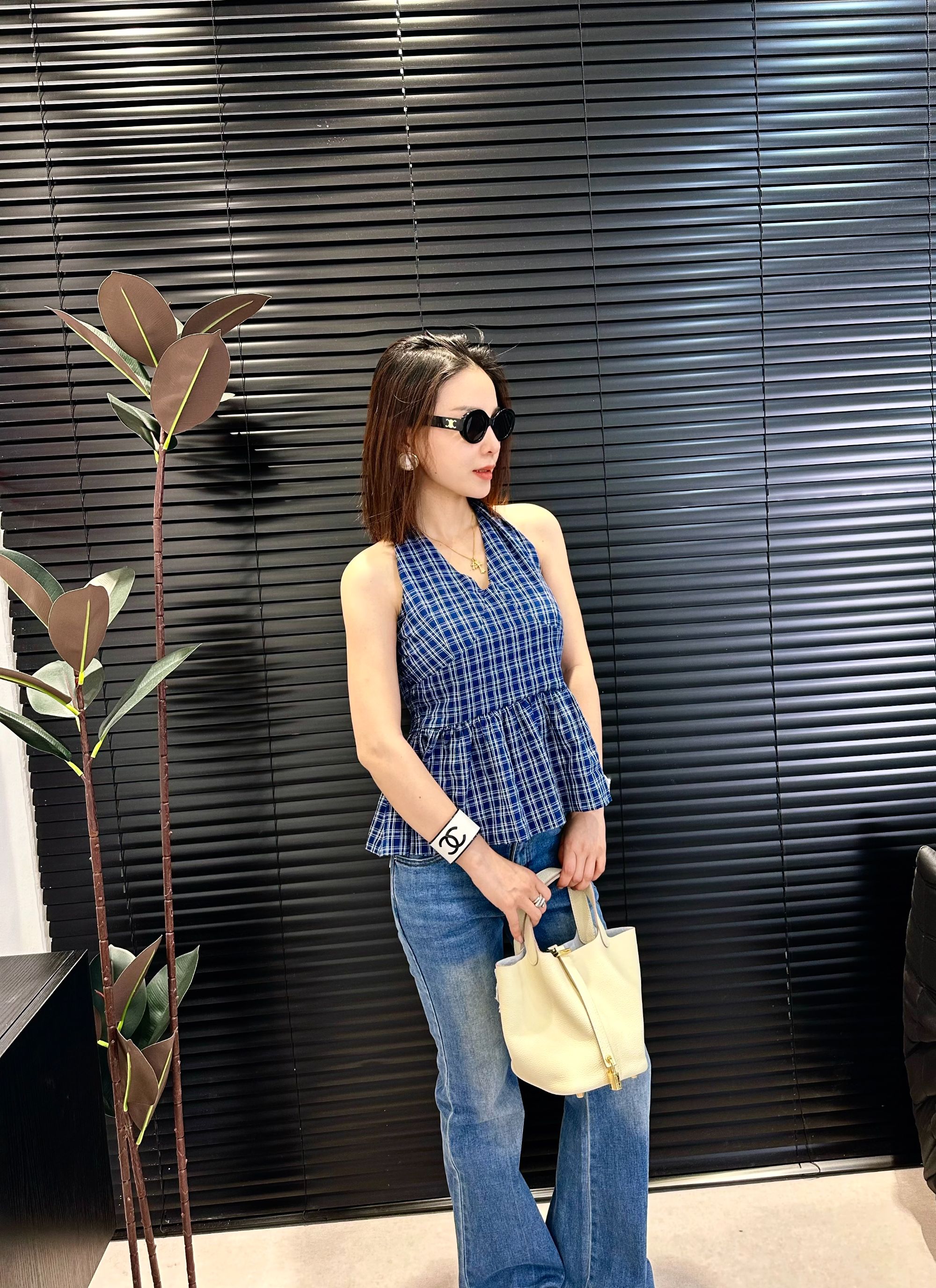 蓝色挂脖格子特色上衣  专属 直播间展示为准女士