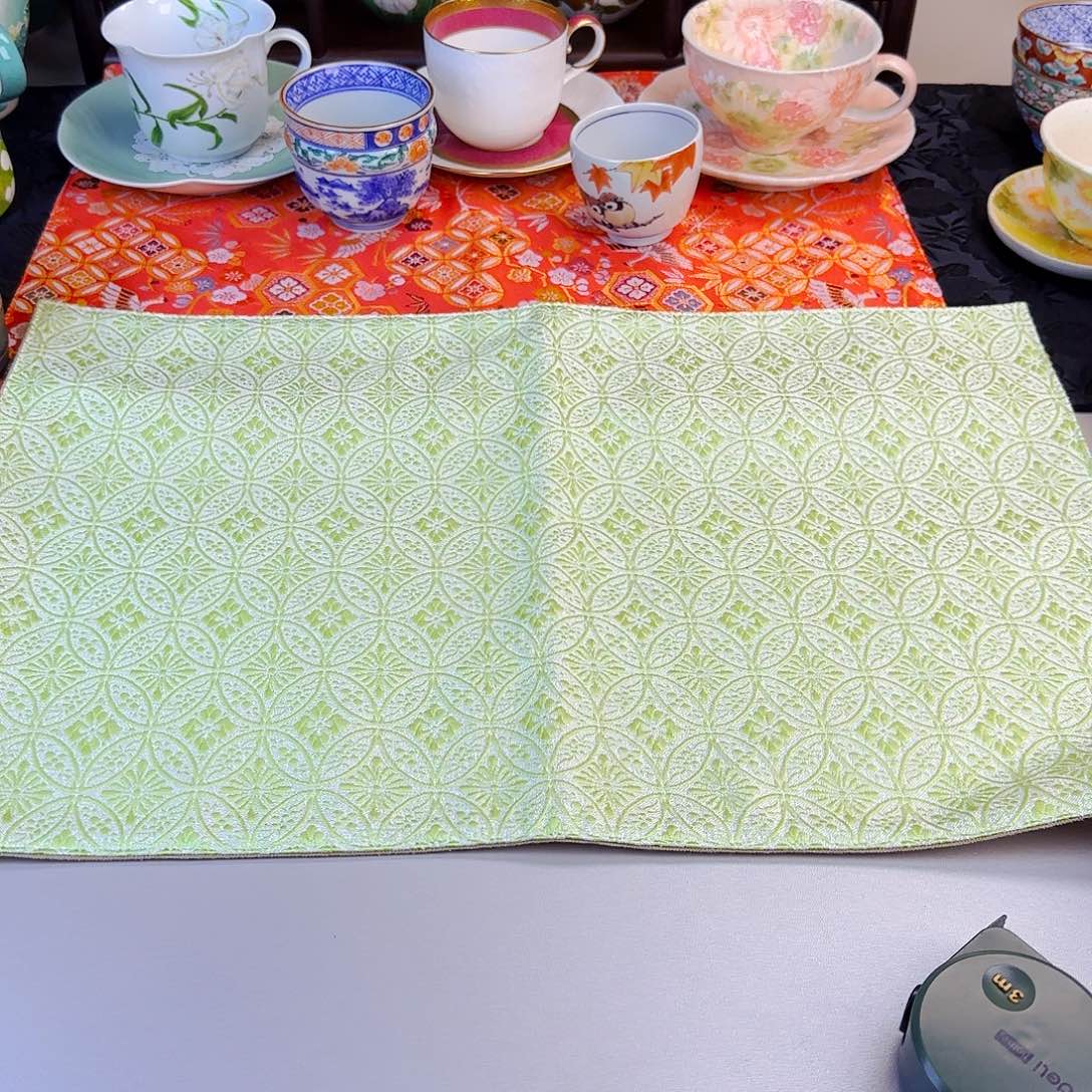 他家茶具瓷器真美！