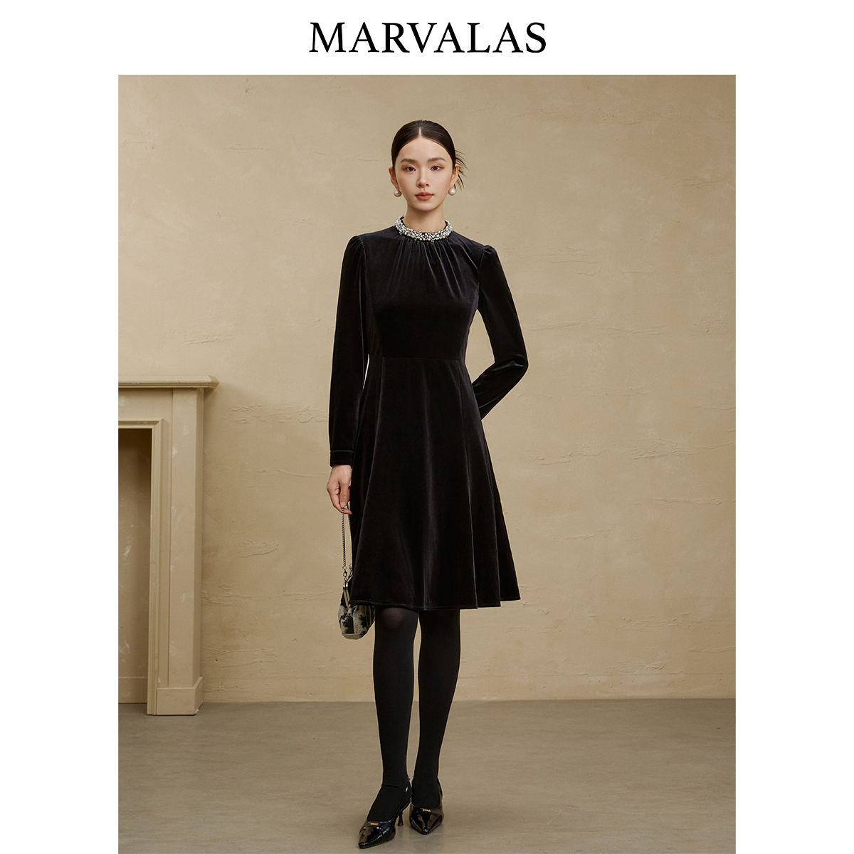 【籽言专属】天鹅绒连衣裙【冬季时尚镶钻圆领设计收腰裙子女