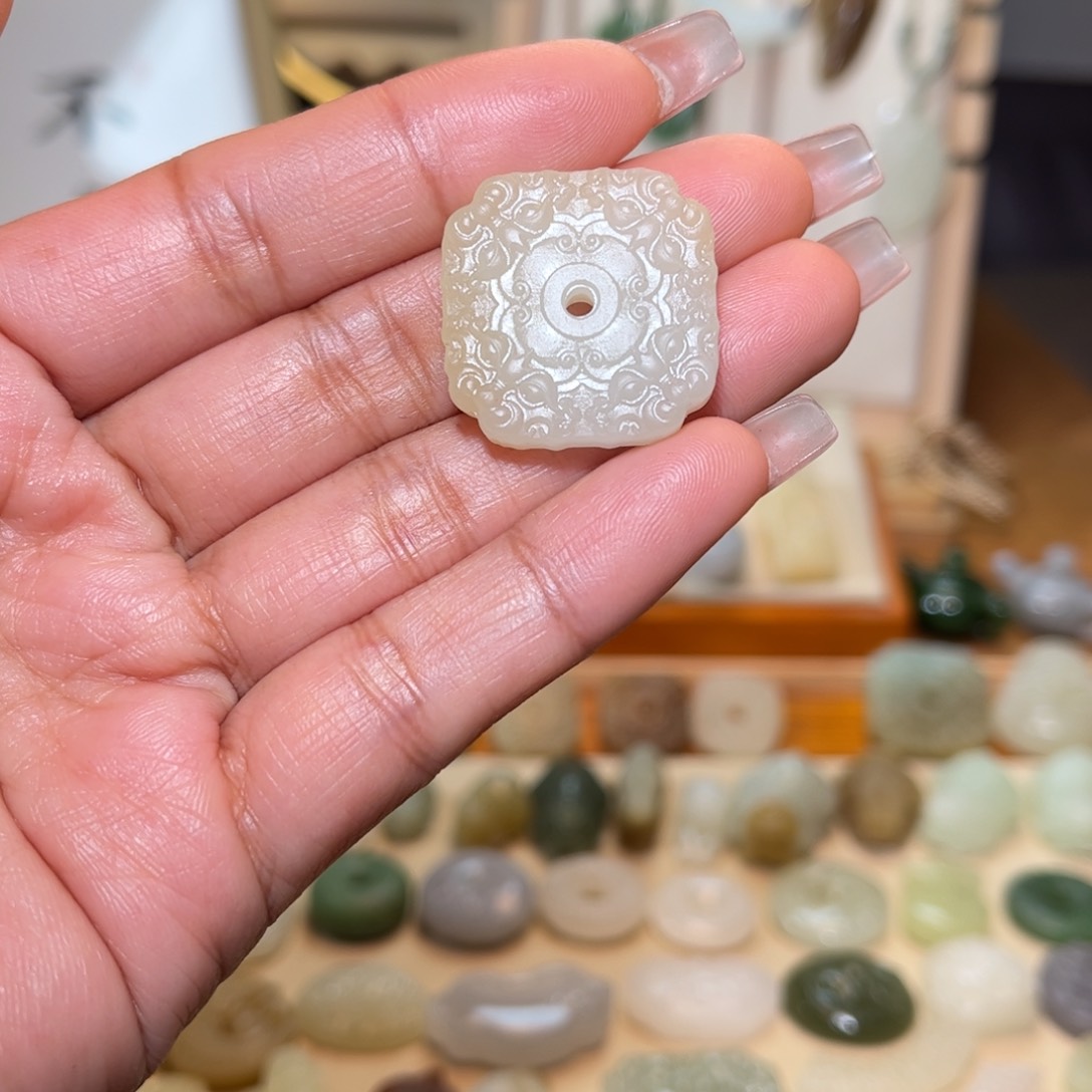 和田玉颈饰未镶嵌若