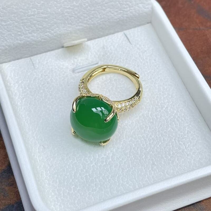 B11-天然 -高端 大气 时尚 绿玉髓 鸽子蛋 戒指（多样性发其一）