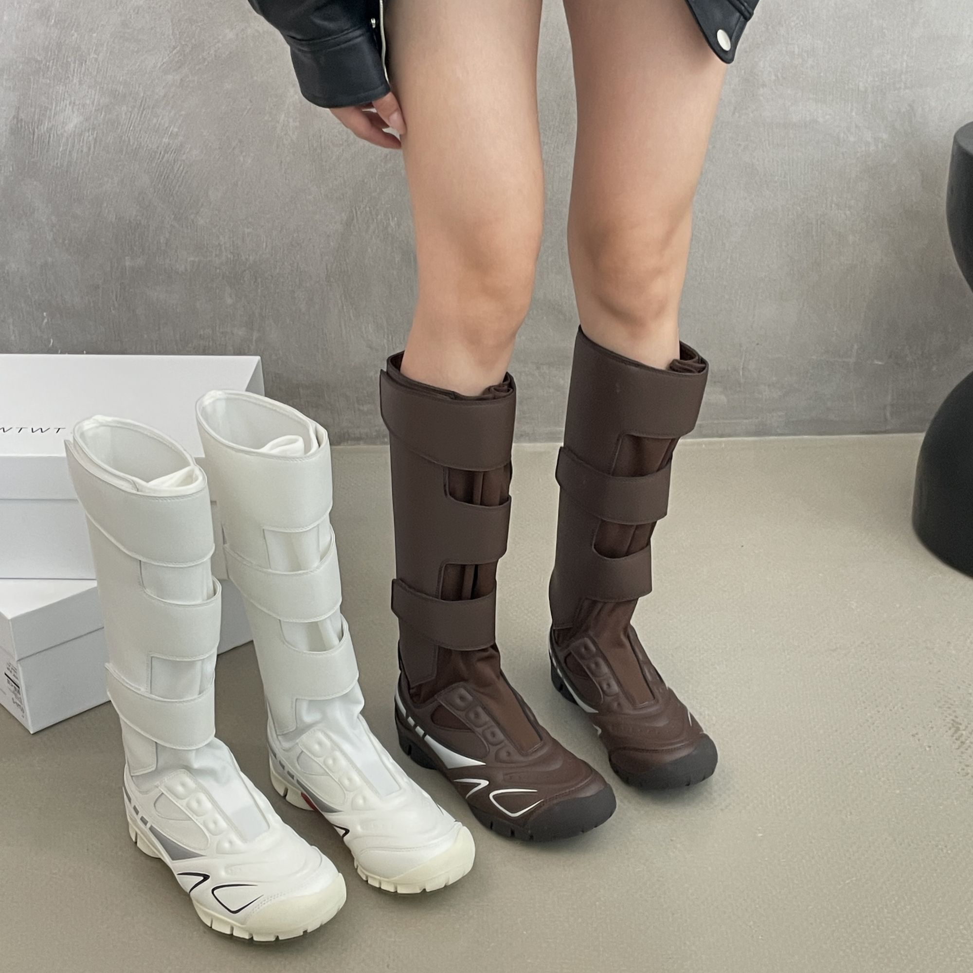 SGIRL TWTW高筒拳击靴新款舒适瘦瘦中筒靴魔术贴帅气马丁靴X805-7