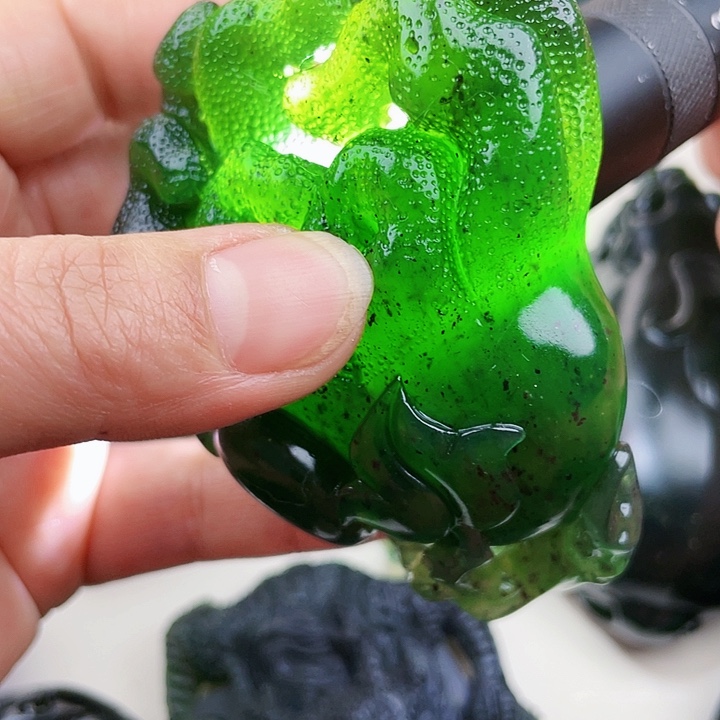 蛇纹石玉未镶嵌挂件