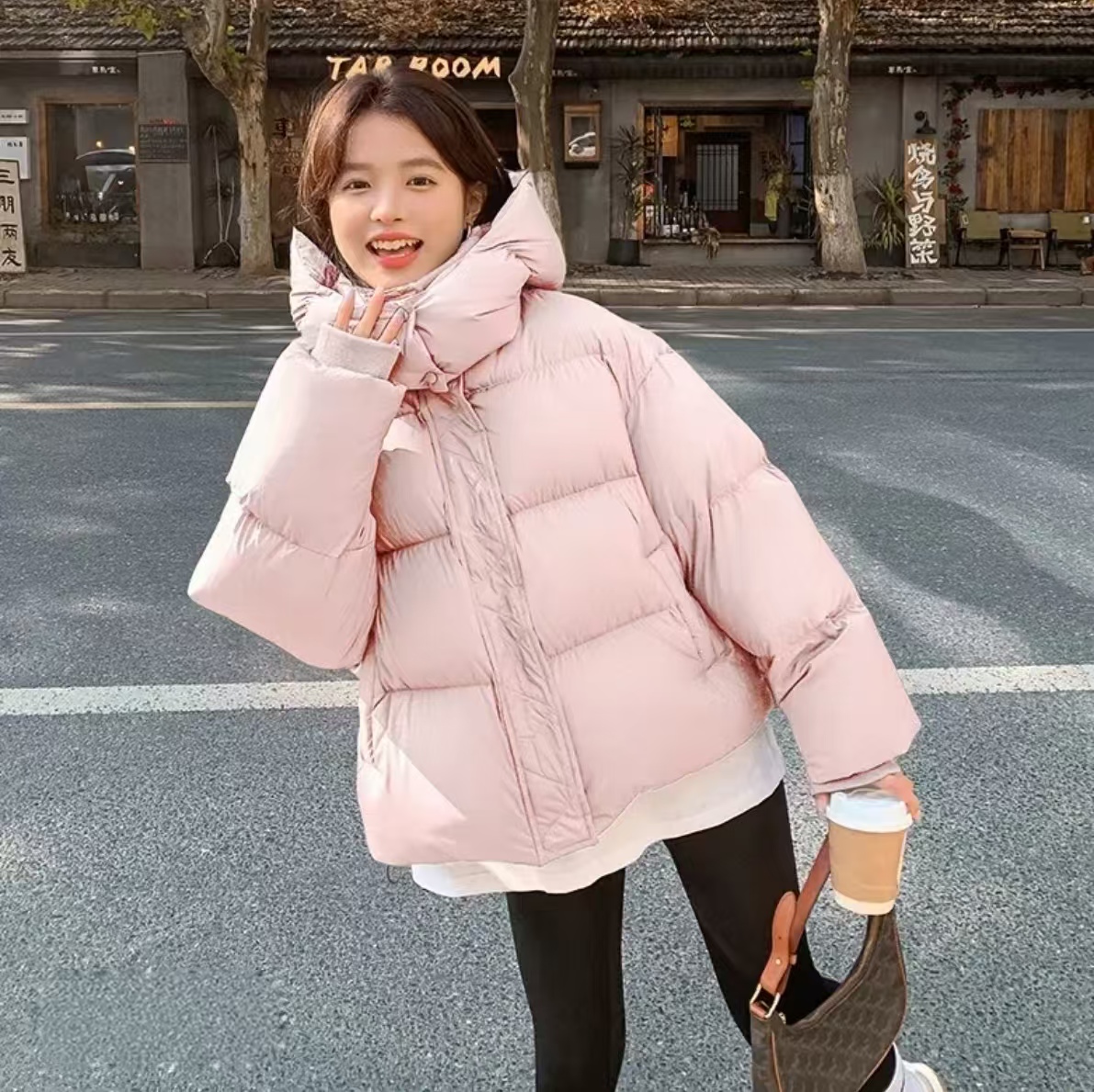 女款羽绒服穿搭时尚冬款短款加厚宽松面包服连帽网红通勤百搭保暖