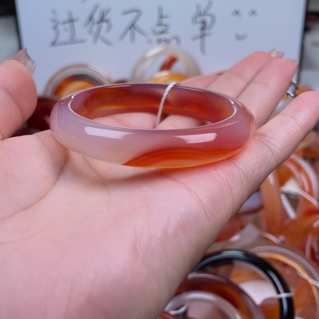 玛瑙/玉髓手镯未镶嵌