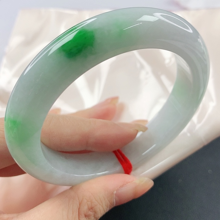 未镶嵌手镯翡翠，843