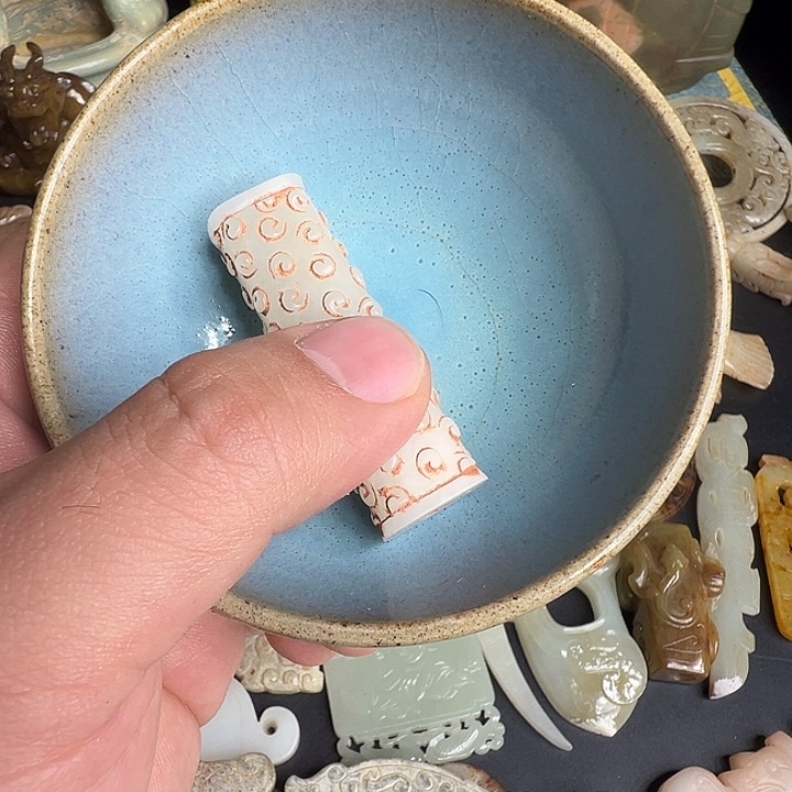 瓷片仲*?陶瓷摆件与陶瓷制作