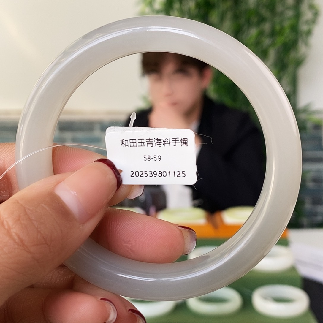 和田玉手镯未镶嵌1125