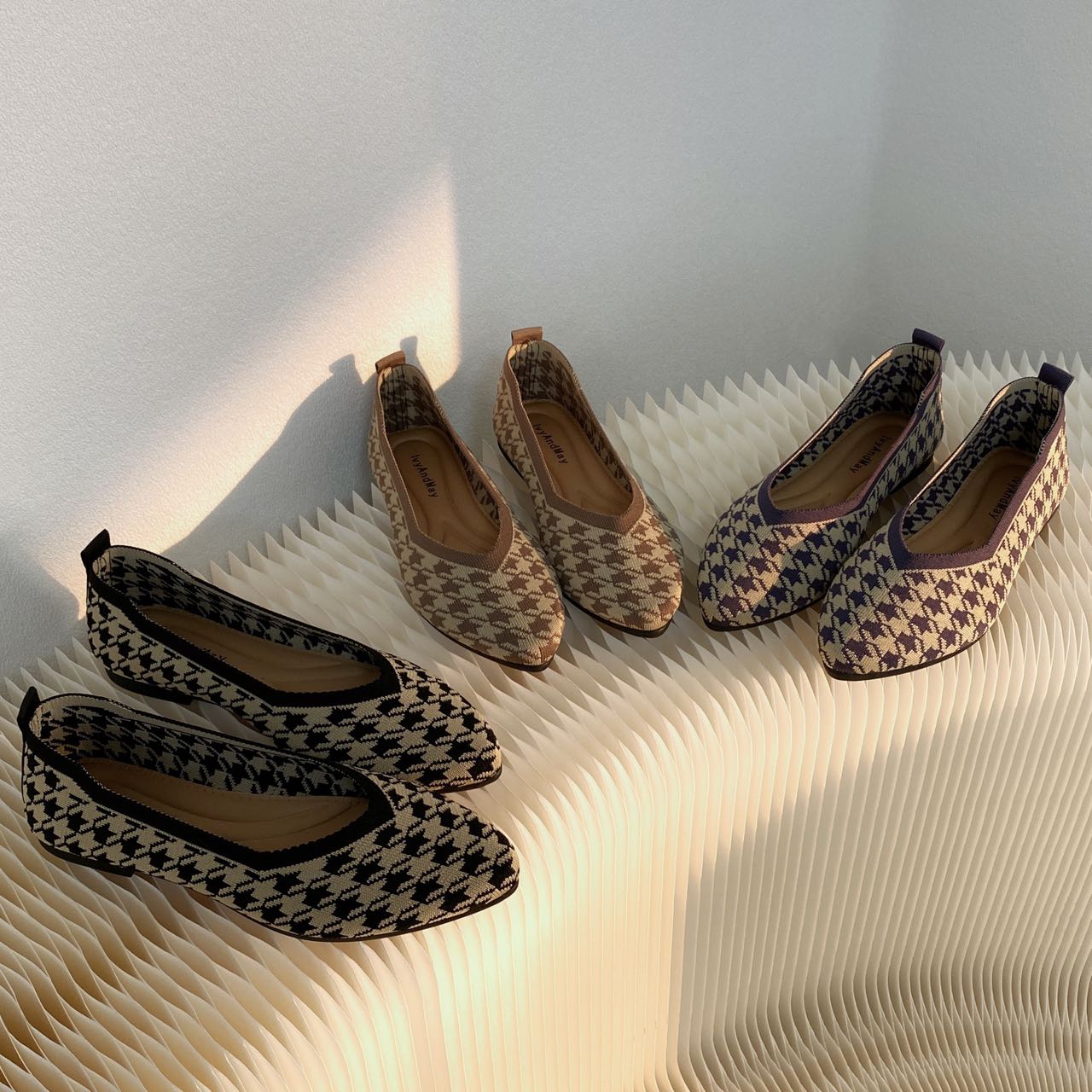 【年终清仓】千鸟格飞织尖头小香风百搭单鞋2502