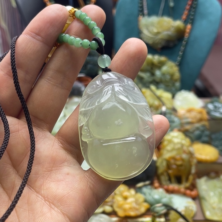 蛇纹石玉合金颈饰