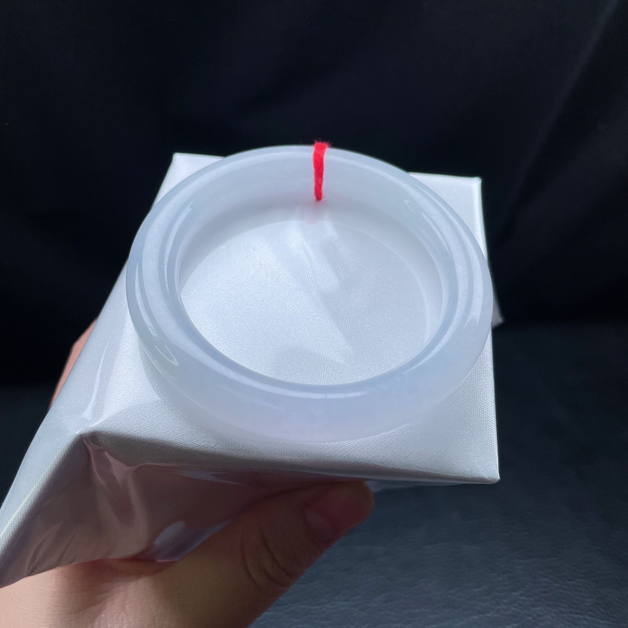 53圈冰糯白月光圆条手镯 有纹