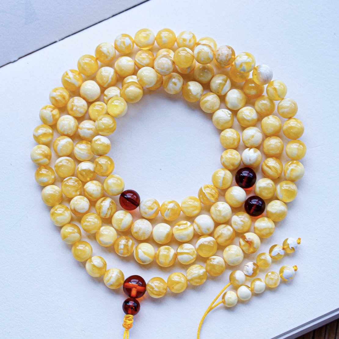 7.3mm俄料金瓷白妖花老型蜜蜡佛珠链29.23克 色泽出众 性价比高