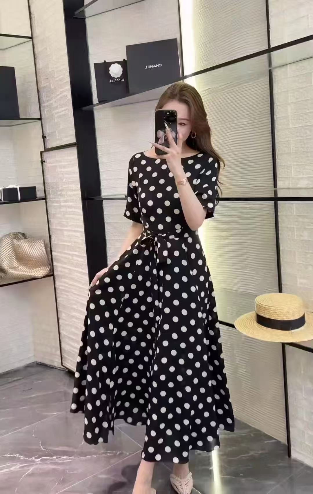 念珂 波点连衣裙