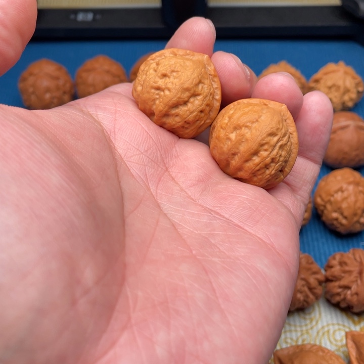 文玩核桃把件桃心官帽