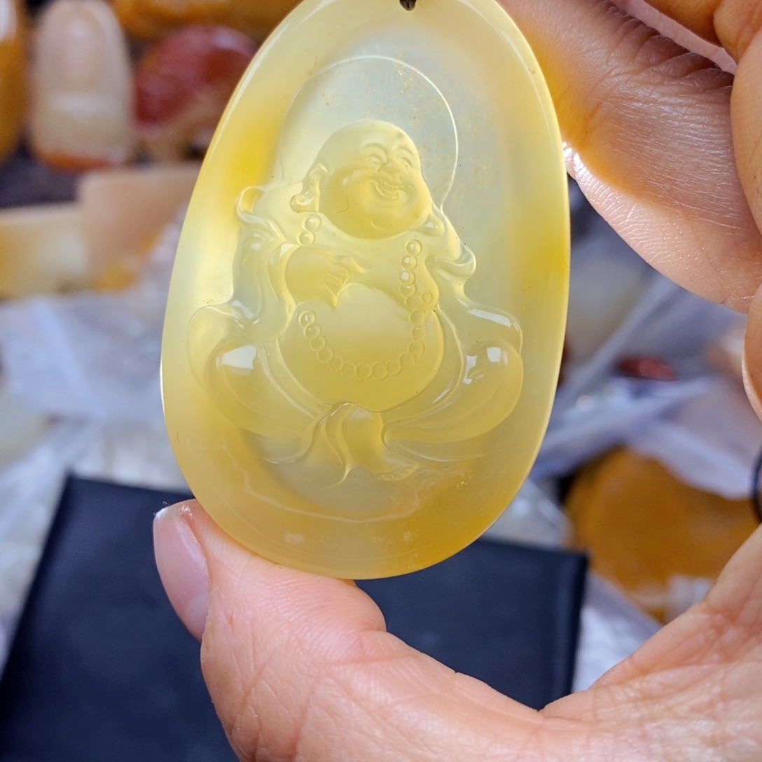 石英质玉（黄龙玉）颈饰未镶嵌