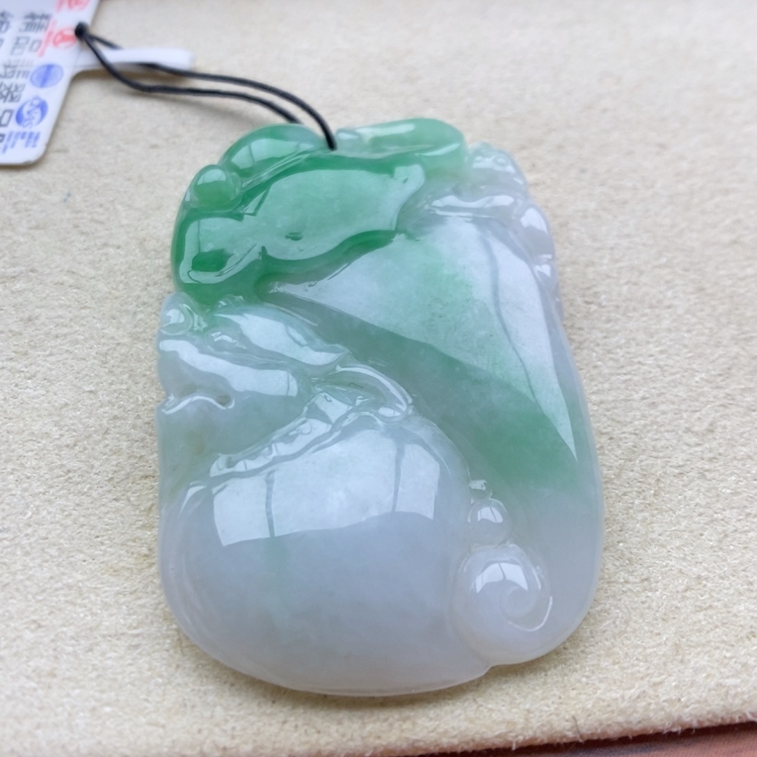 翡翠未镶嵌颈饰吊坠