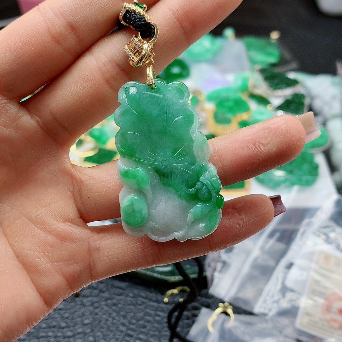 【闪购商品】翡翠吊坠(赠链)合金